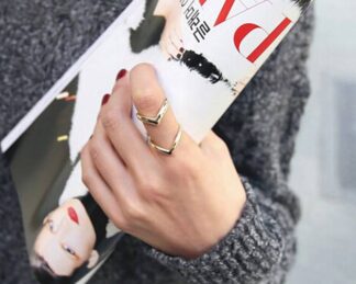 Gold v-shaped rings
